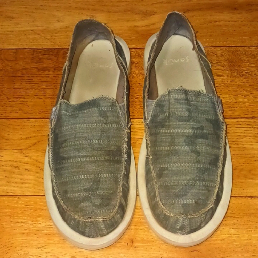 Sanuk Slip Ons Camo size 10